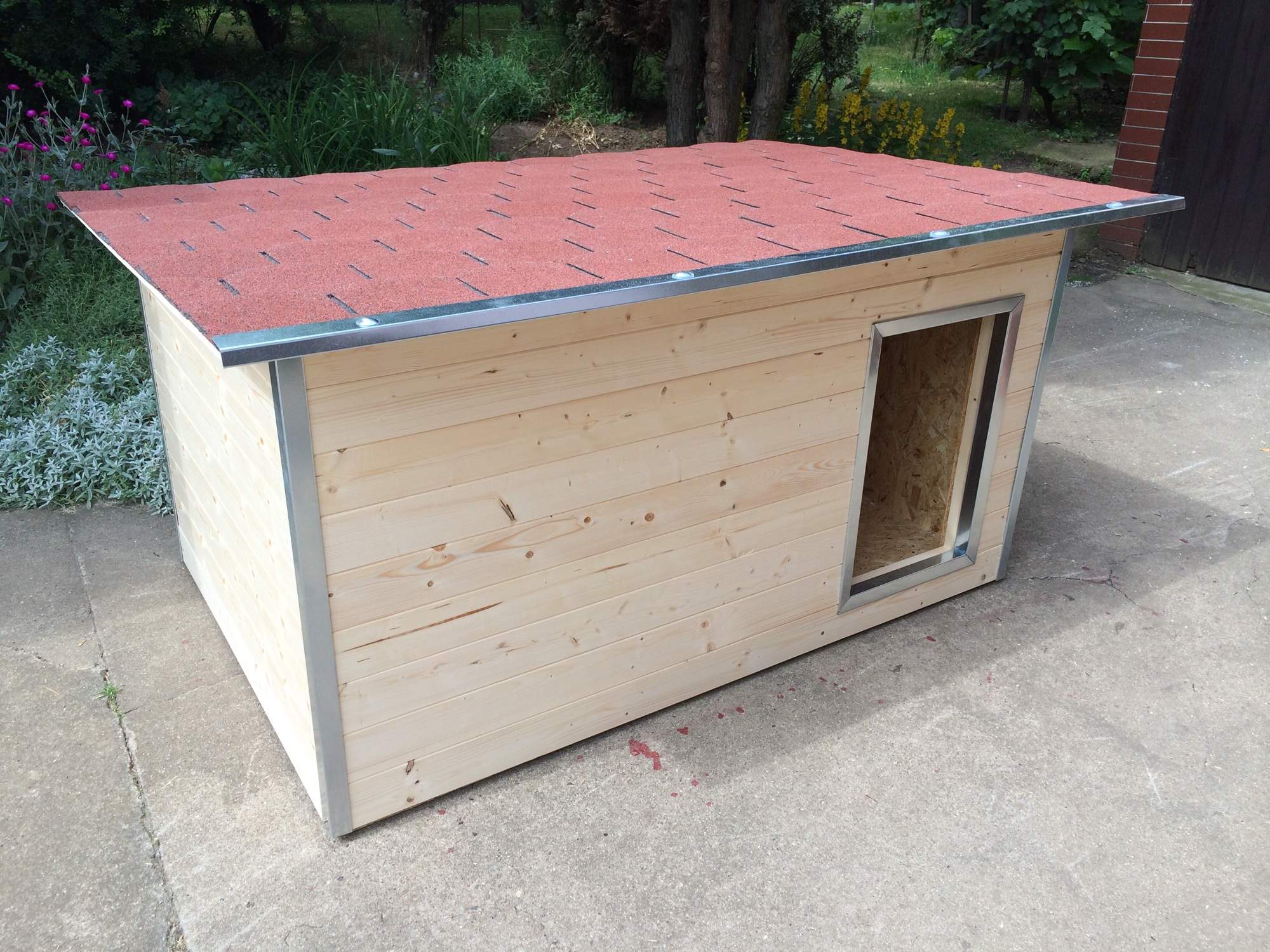 psí bouda zateplená šindel