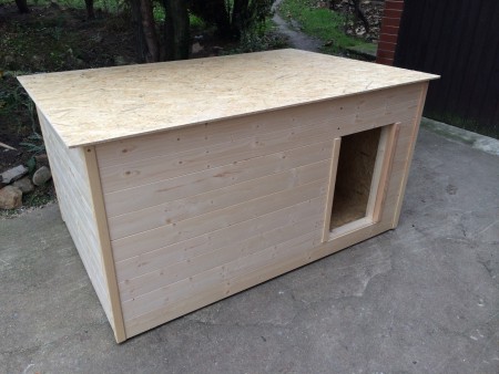 psí bouda zateplená do kotce